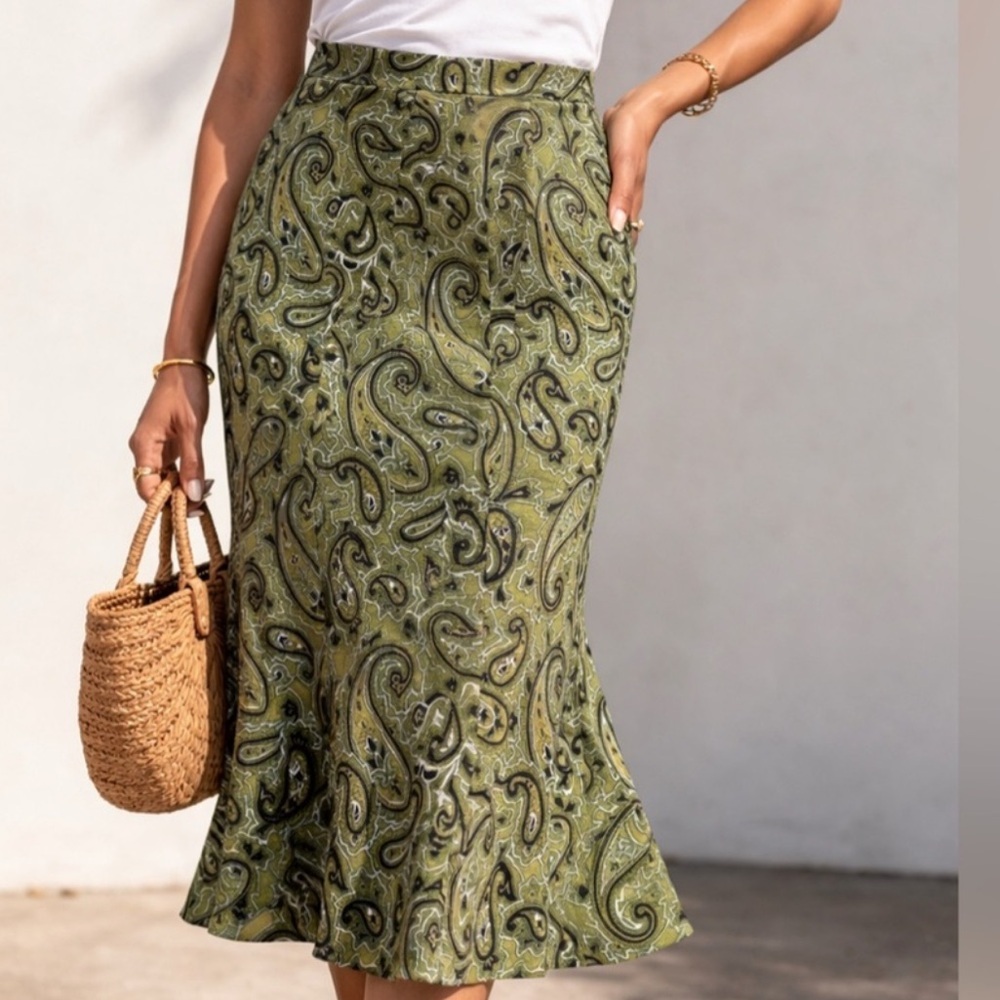 Vintage Marshall Fields 100% Silk Paisley Midi Skirt Green Boho Size 12